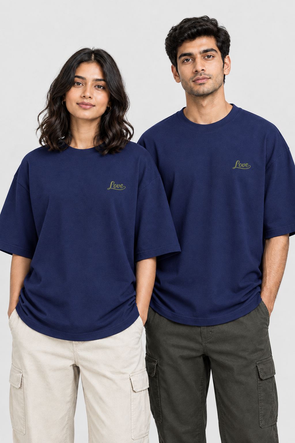 Unisex Oversized Classic T-Shirt - Stickerei: Love