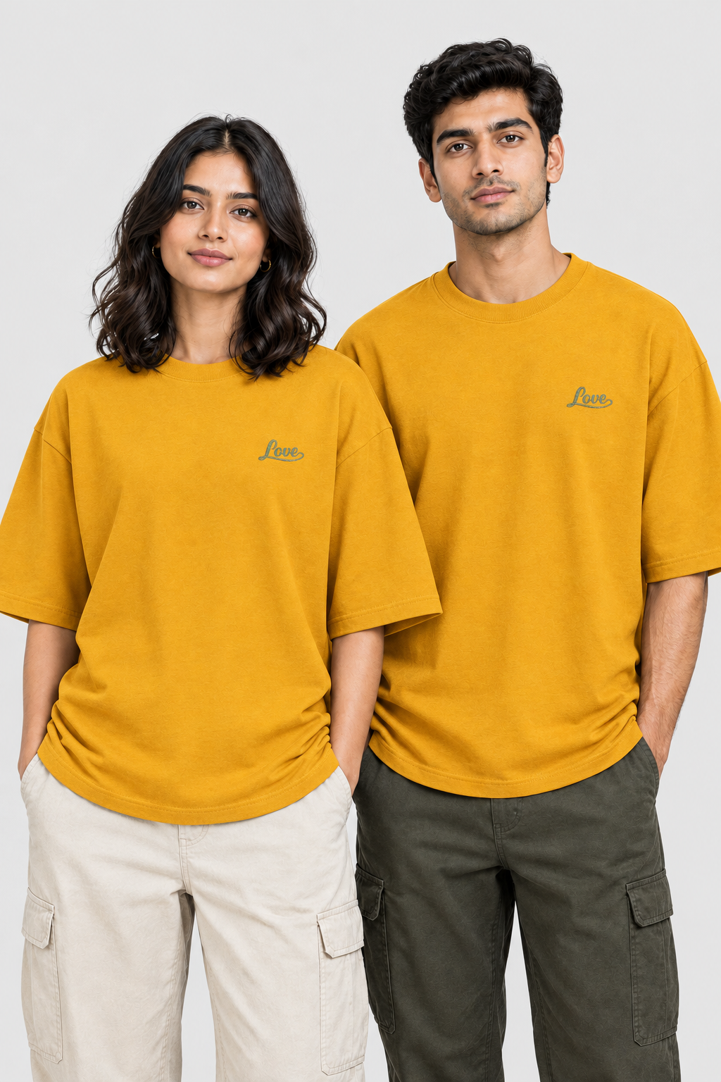Unisex Oversized Classic T-Shirt - Stickerei: Love