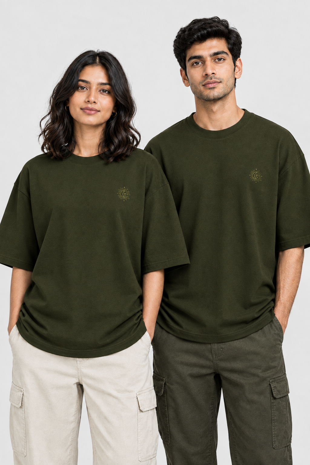 Unisex Oversized Classic T-Shirt – Stickerei: Sonne & Mond