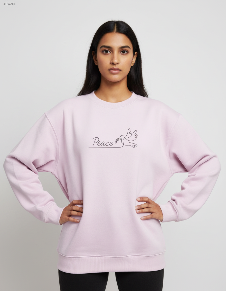 Color variant 1 - Female model - Confident pose