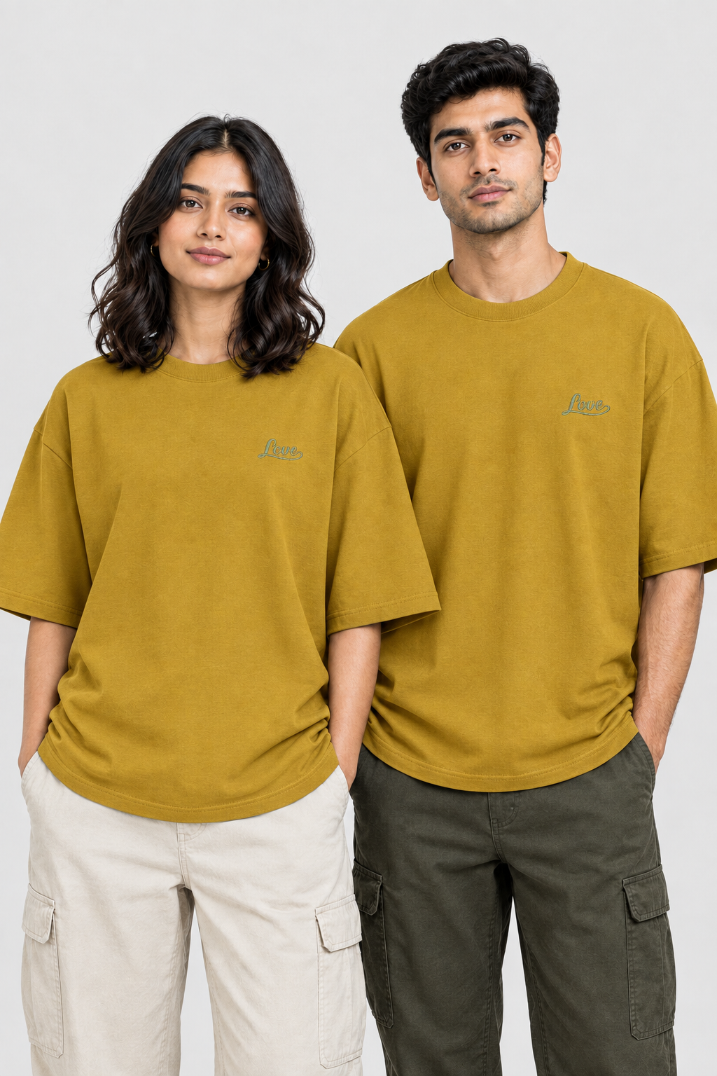 Unisex Oversized Classic T-Shirt - Stickerei: Love