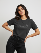 Indian woman - Hand on hip